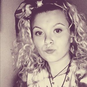 Meet your Posher, Gemma  clare